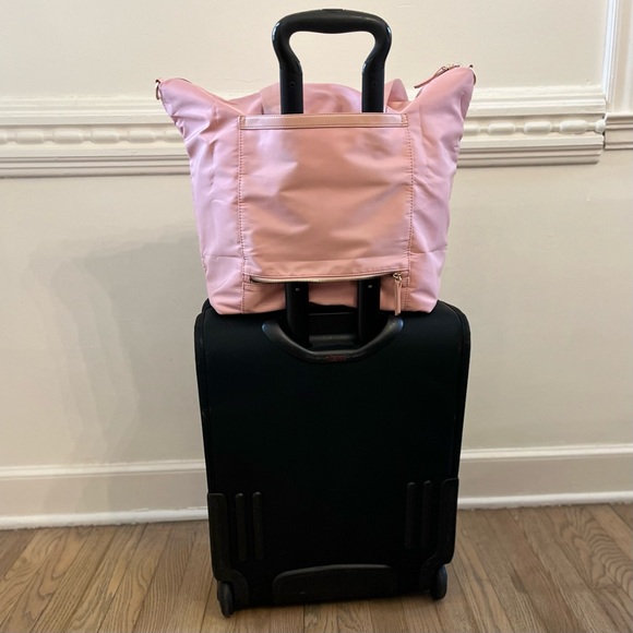 Pink soft padded nylon overnight laptop tote w/ double handle & adjustable strap - Picture 7 of 14